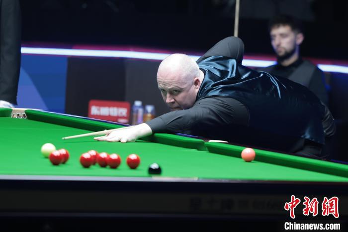 巫师希金斯在玉山县举行的2025斯诺克世界公开赛