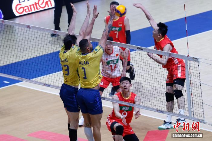 中国男排13负巴西止步四强 意大利力克古巴挺进