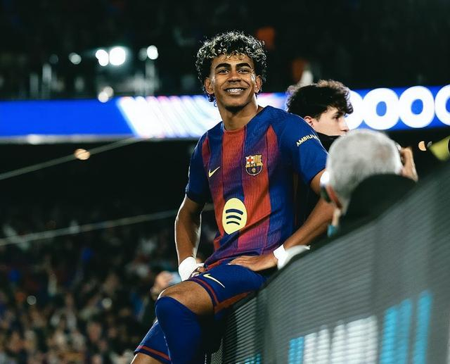 巴萨欧冠8强晋级奖金破亿 拉菲尼亚独造5球莱万