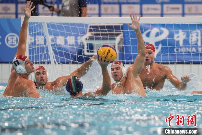 意大利男子水球队成都大运会卫冕成功 13-11力克