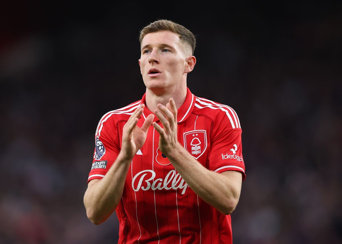 曼联今夏补强中场锁定三名英超实力派