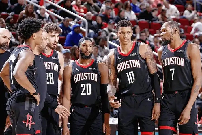 火箭中锋申京炮轰阿门协防策略 1.8亿美元主场升