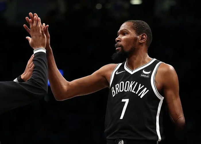 火箭中锋申京炮轰阿门协防策略 1.8亿美元主场升