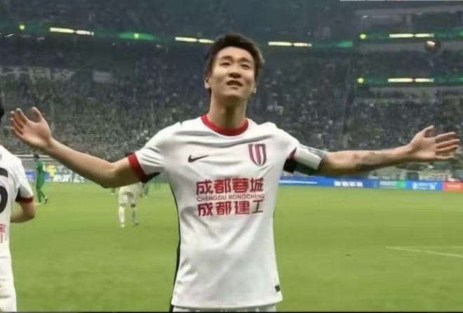 韦世豪暴力抽射绝杀蓉城逆转国安